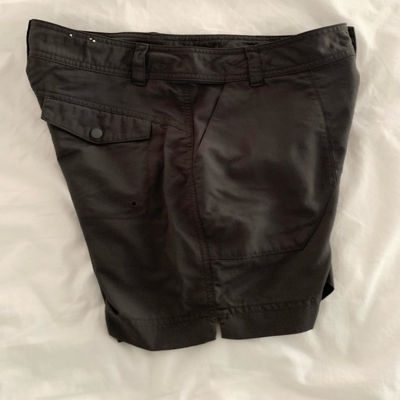 COLUMBIA GRAY OUTDOOR SHORTS WOMENS SIZE 6 - Picture 2 of 7